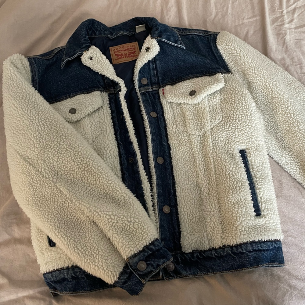 Levi’s jacket/ ex-boyfriend Sherpa trucker-blue